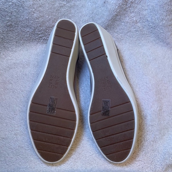 Naturalizer Gray Wedges with Soft Suede Finish - Picture 4 of 10